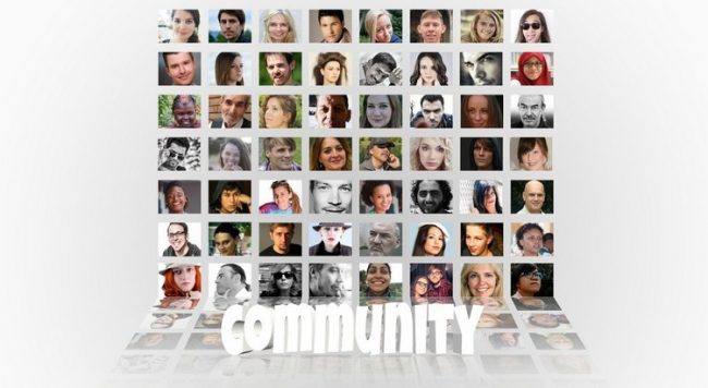 community-550775_1280-1024×585